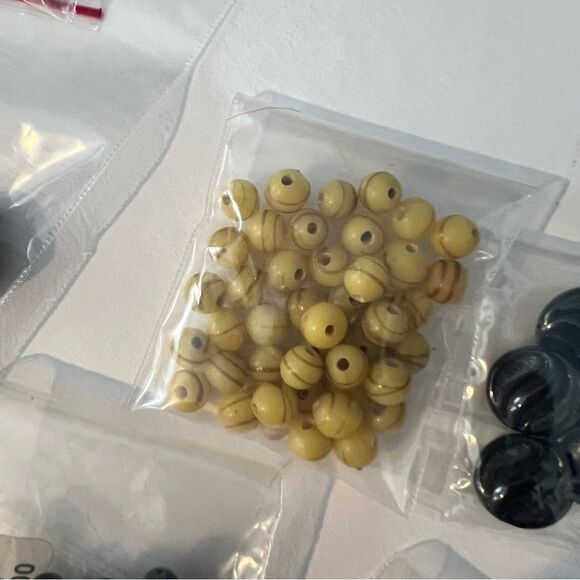 8 Bundles/Semi-precious Assorted Teardrop & Round Beads Jewelry making supplies - Picture 8 of 13